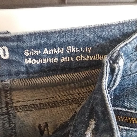 Women's Skinny Jeans. Size XS. Color Blue. - Picture 8 of 8